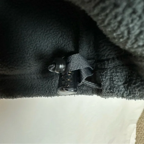 The North Face Fleece Full Zip XL Gray and Black. - Picture 10 of 10